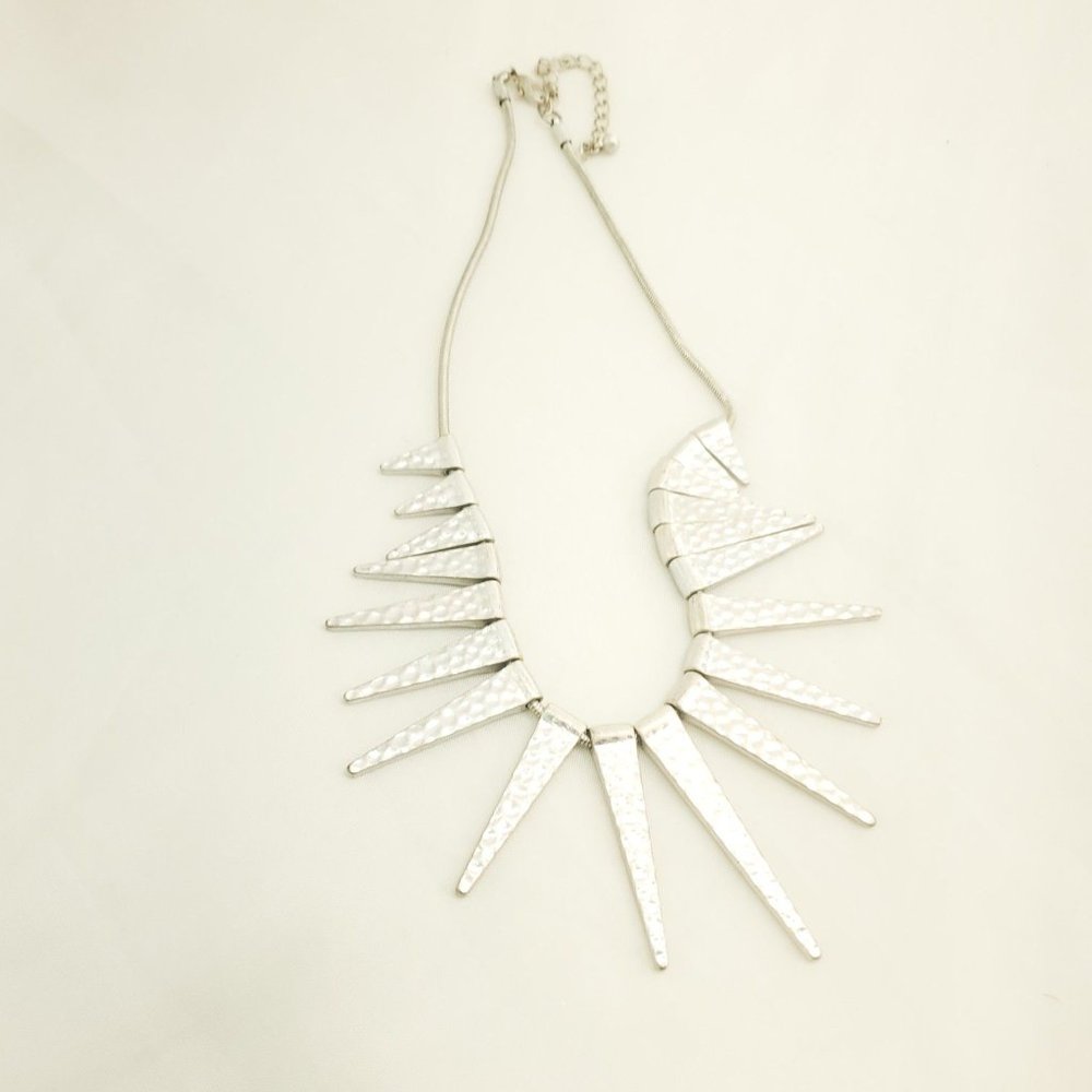 Womens Silver Textured Spikes Lobster Clasp Adjustable Snake Chain Necklace